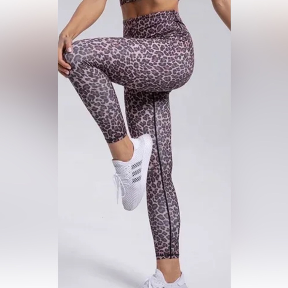 Kyodan Active leggings .Full length. Purple and gray Sz Small